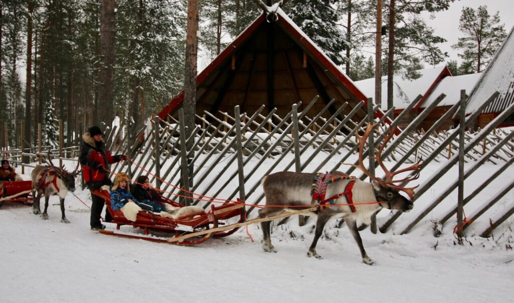 Sejour Laponie promenade rennes Sourire Ensemble