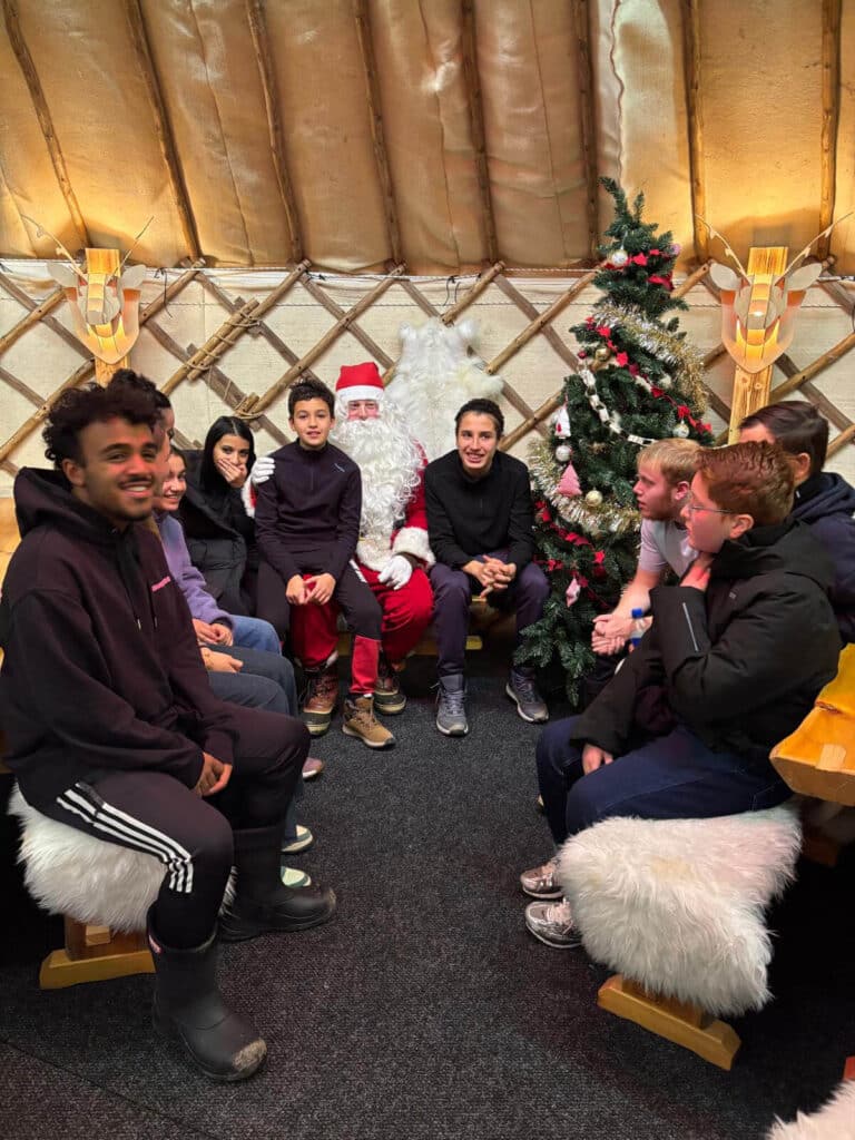 Sourire Ensemble séjour en Laponie rencontre Père Noël